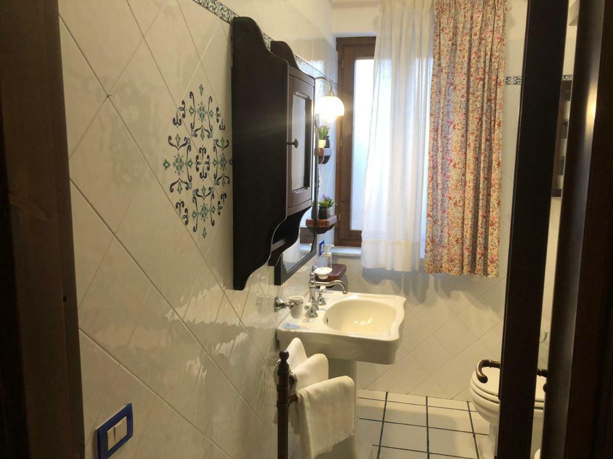 Chloe'S Apartment อาชิเรอาเล ภายนอก รูปภาพ