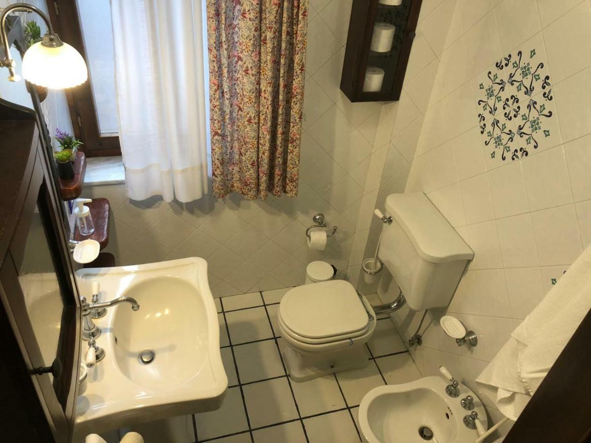 Chloe'S Apartment อาชิเรอาเล ภายนอก รูปภาพ